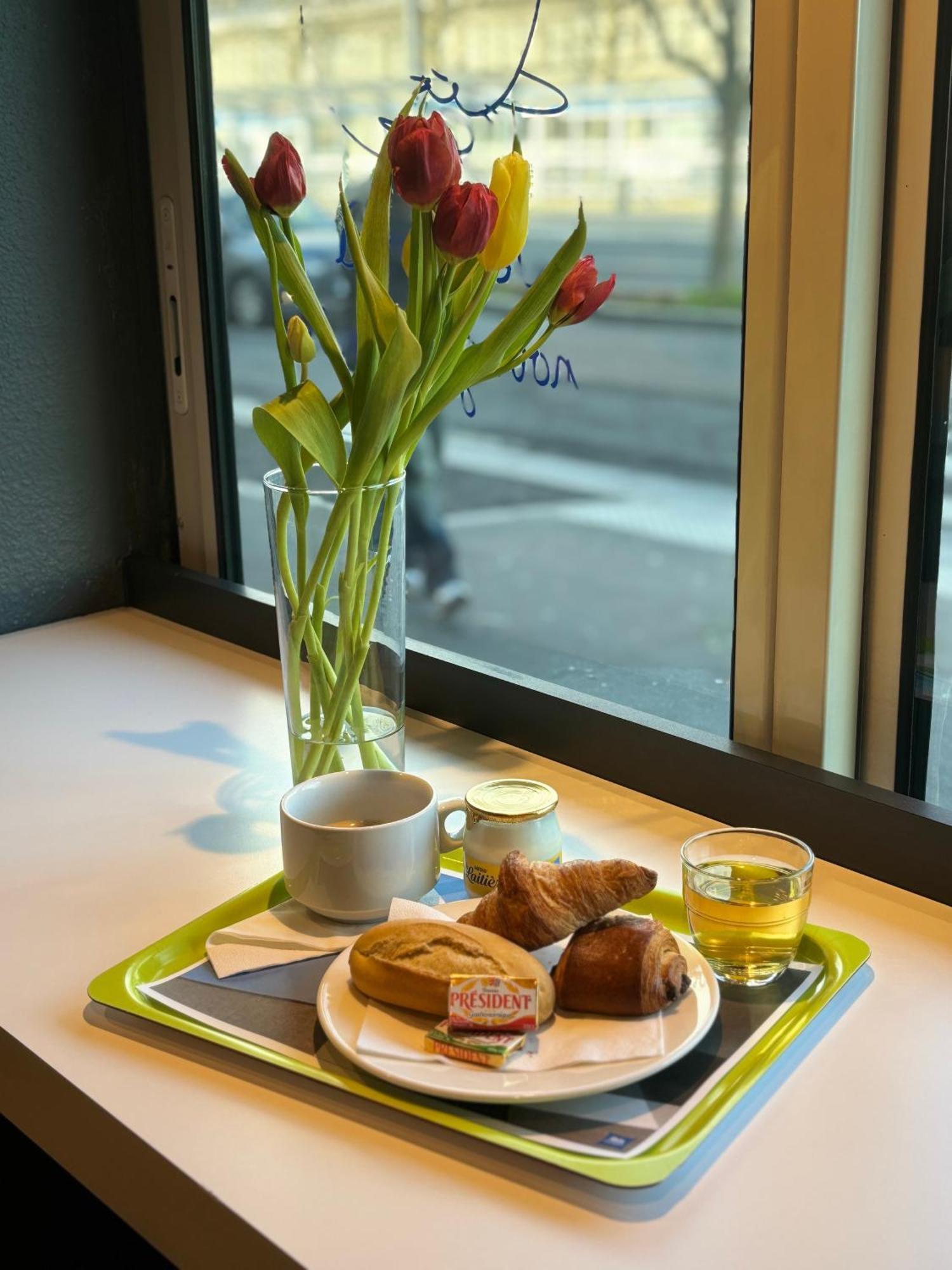 Ibis Budget Caen Centre Gare Exteriör bild
