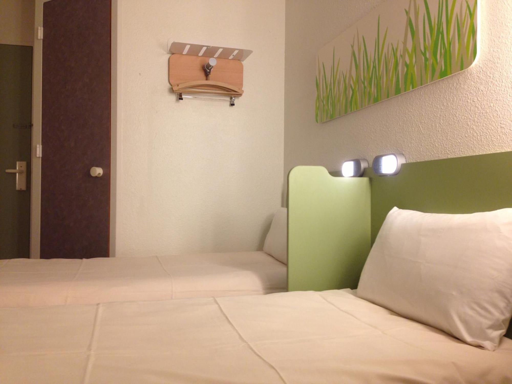 Ibis Budget Caen Centre Gare Exteriör bild